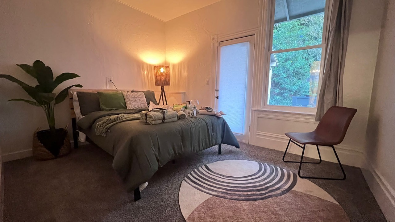 Photo of Bedroom in Haight-Ashbury