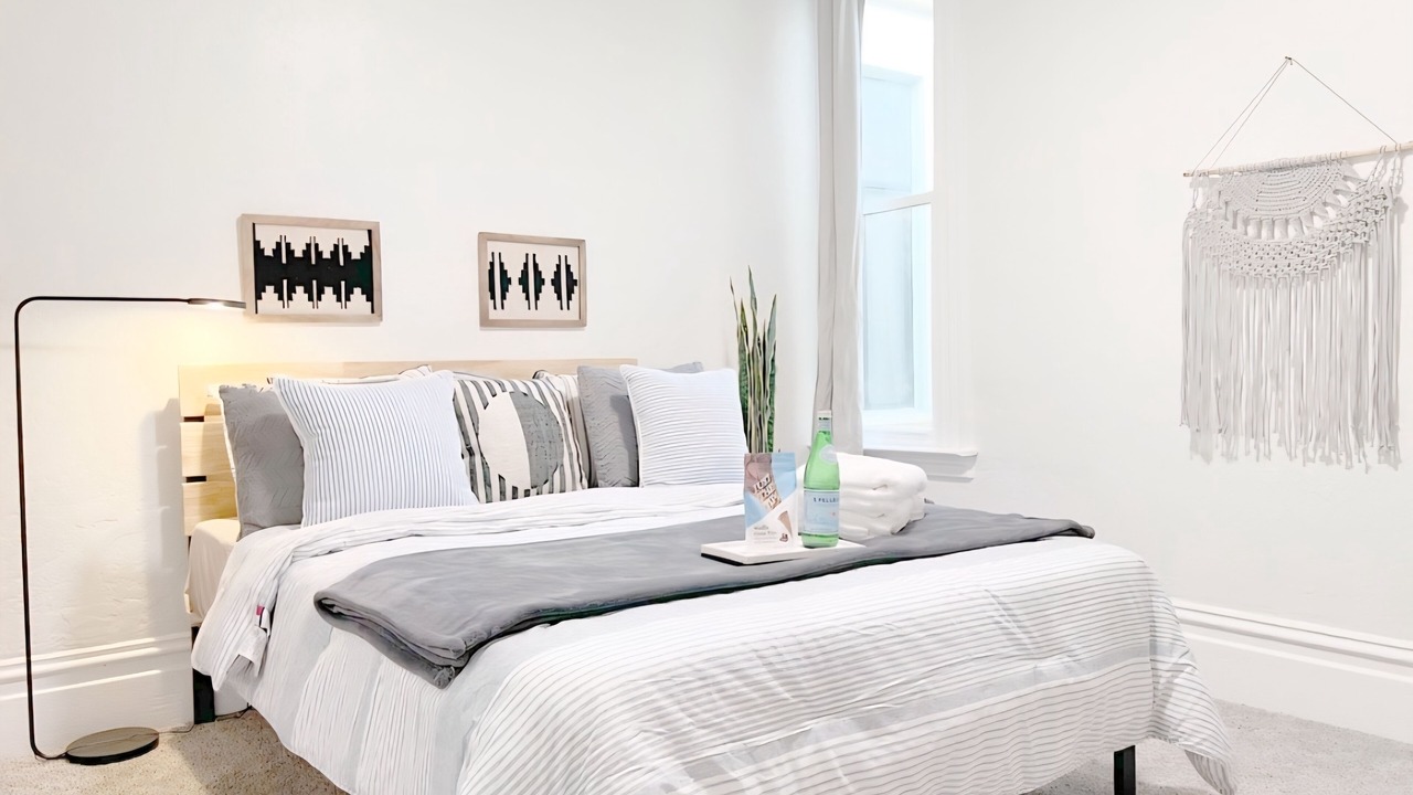 Photo of Bedroom in Haight-Ashbury