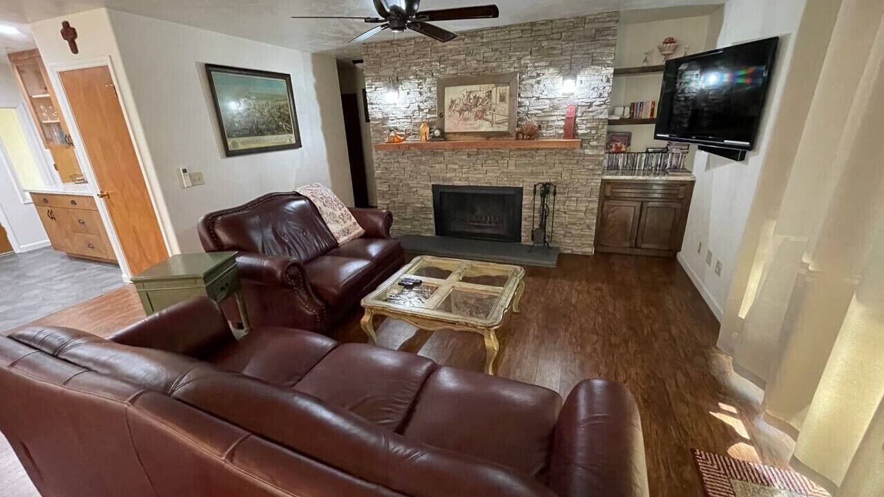 Photo of Livingroom in Oakhurst