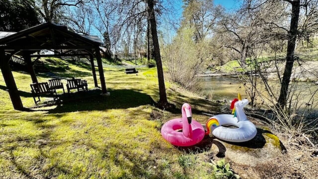 Photo of Others in Oakhurst