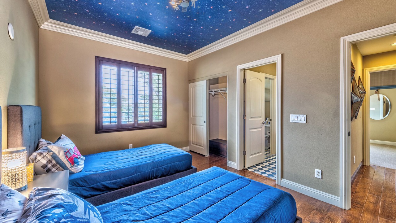 Photo of Bedroom in Enterprise