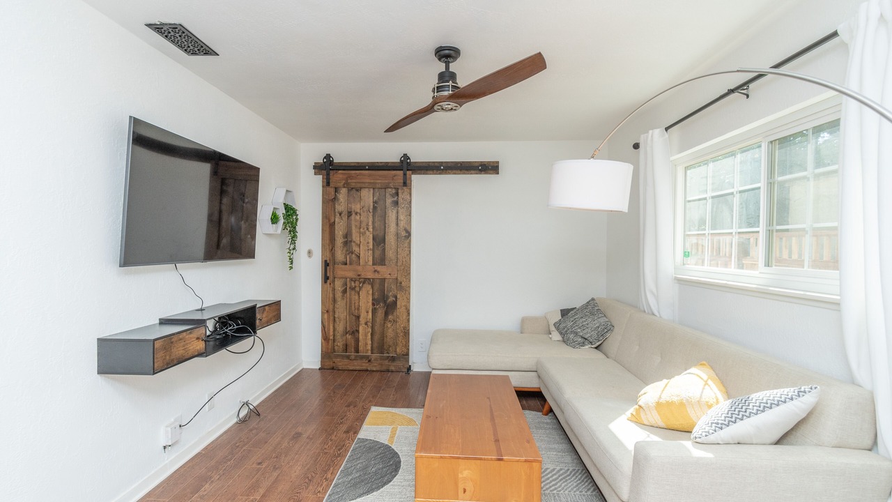 Photo of Livingroom in Land Park