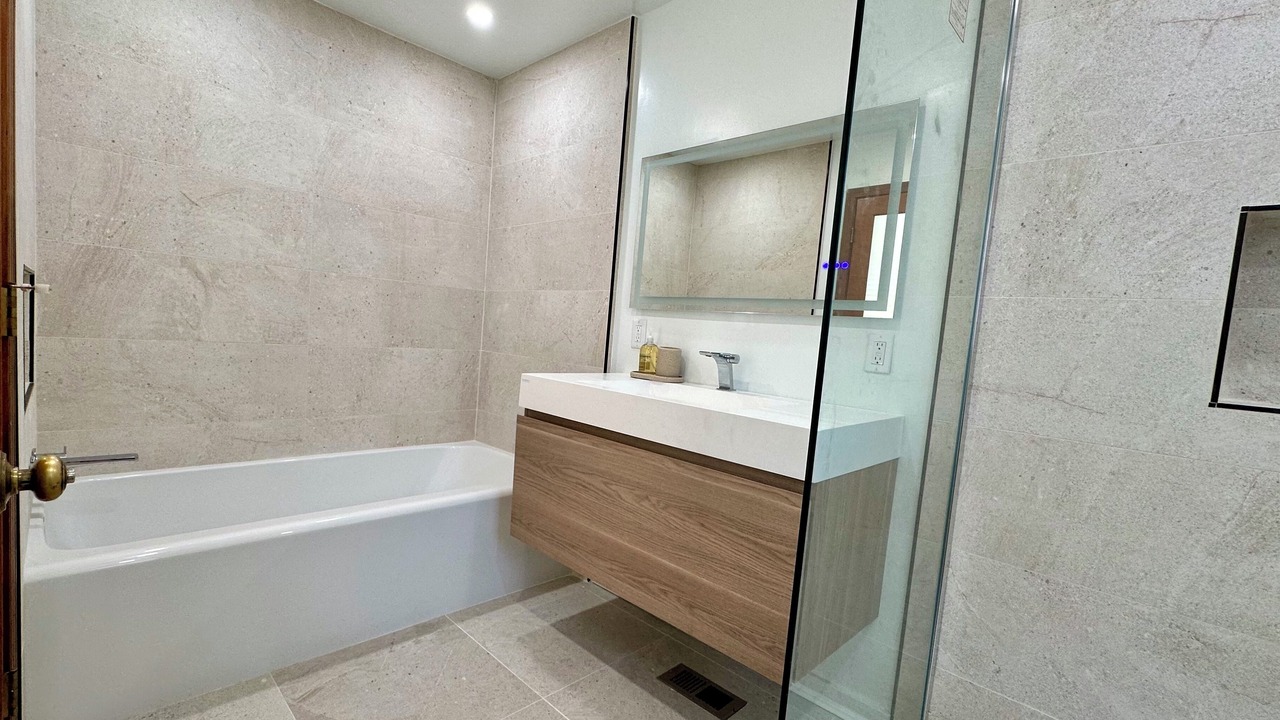 Photo of Bathroom in Groveland
