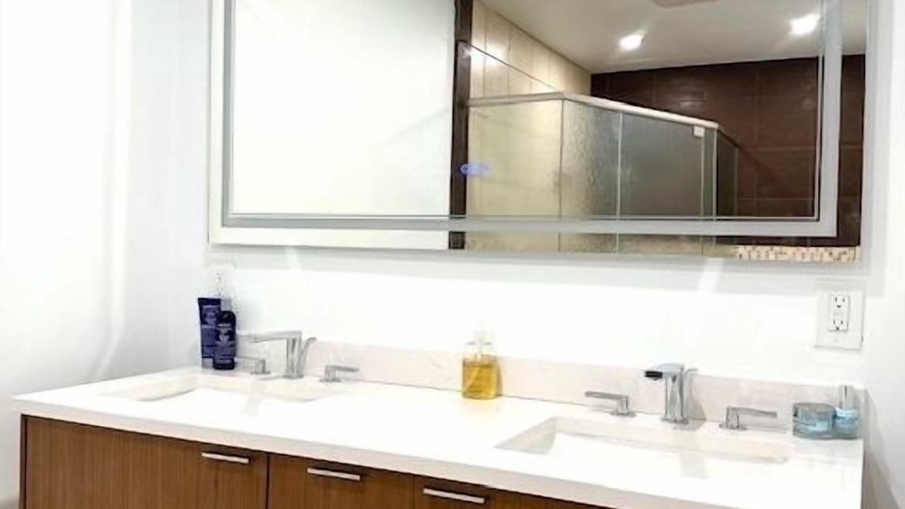 Photo of Bathroom in Groveland