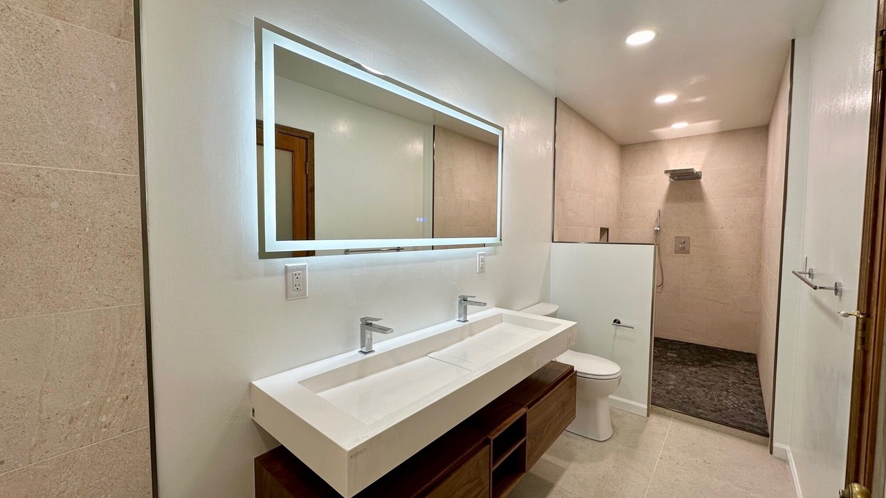 Photo of Bathroom in Groveland