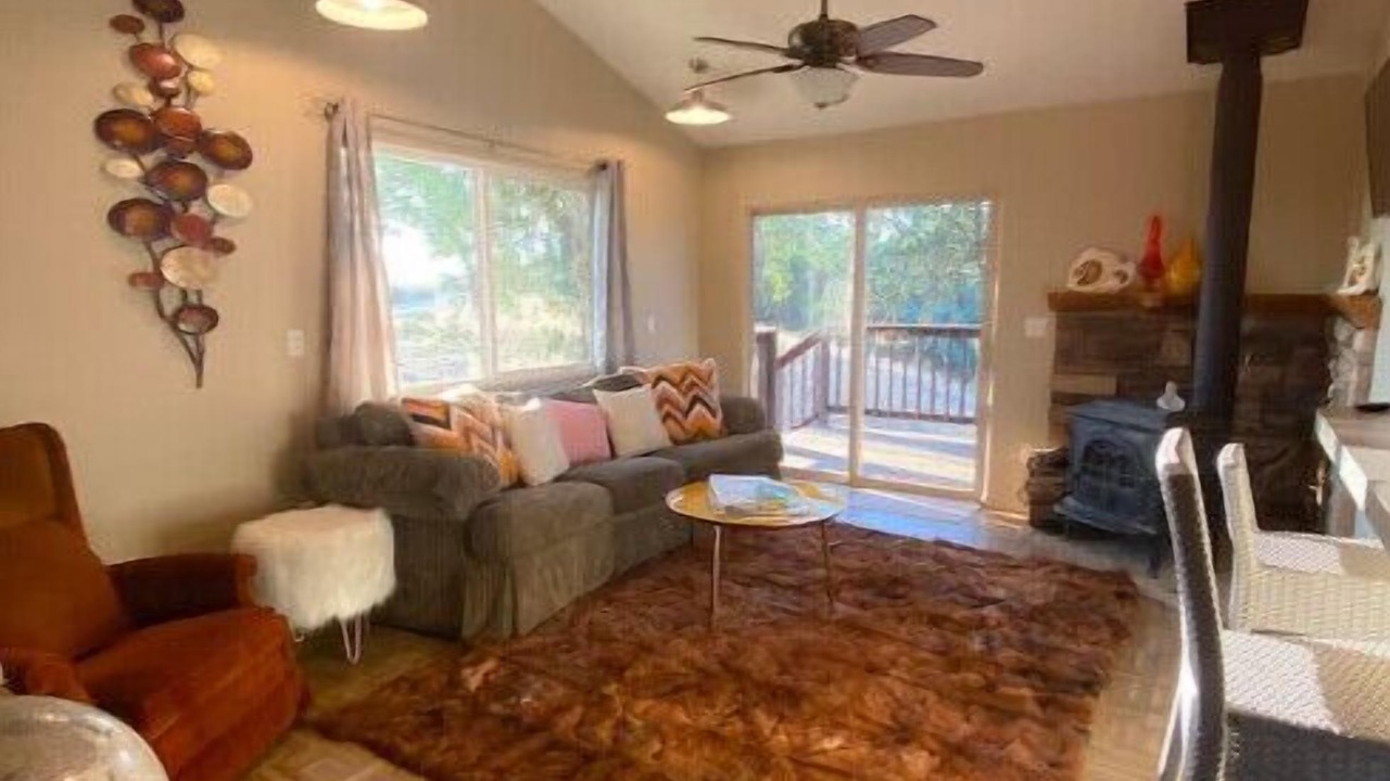 Photo of Livingroom in Creston