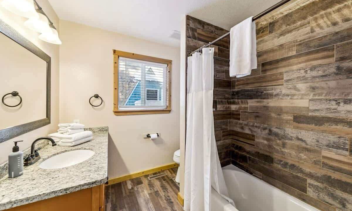 Photo of Bathroom in Montgomery Estates