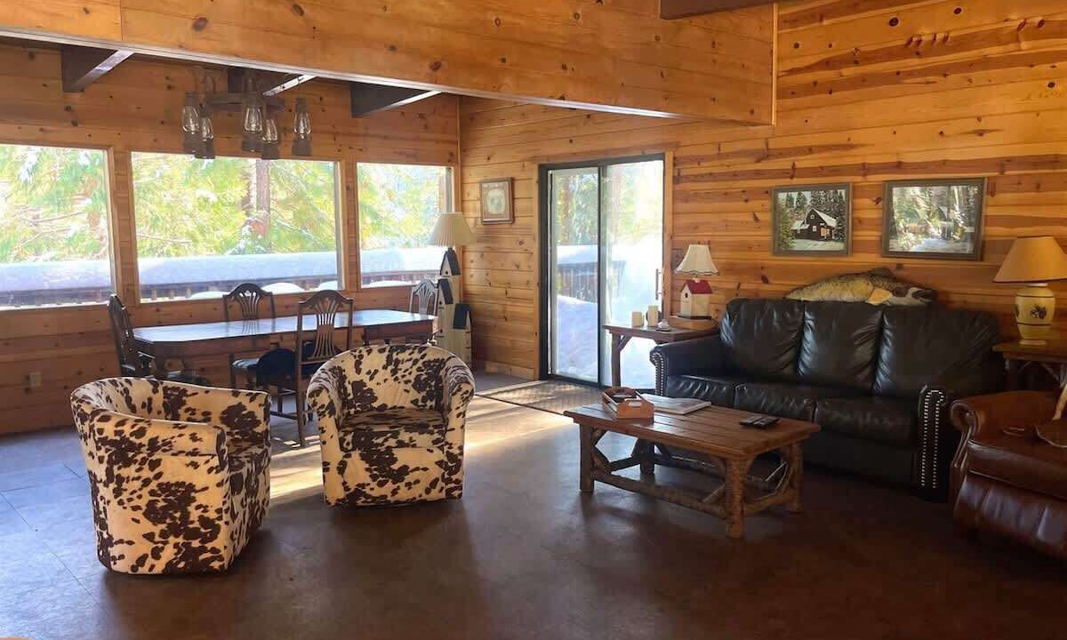 Photo of Livingroom in Strawberry