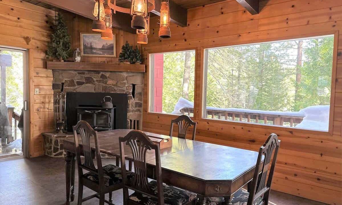 Photo of Livingroom in Strawberry