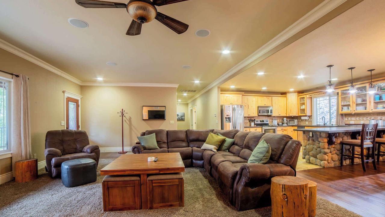 Photo of Livingroom in Twain Harte