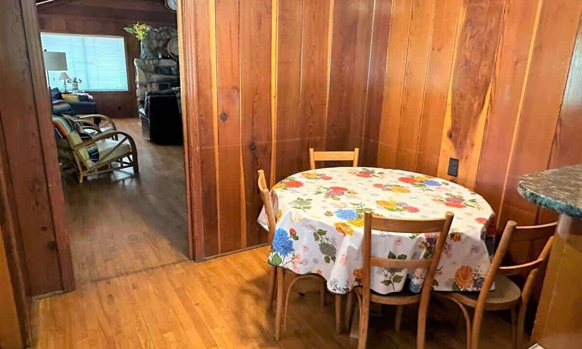 Photo of Livingroom in Twain Harte
