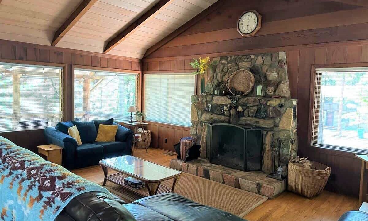 Photo of Livingroom in Twain Harte