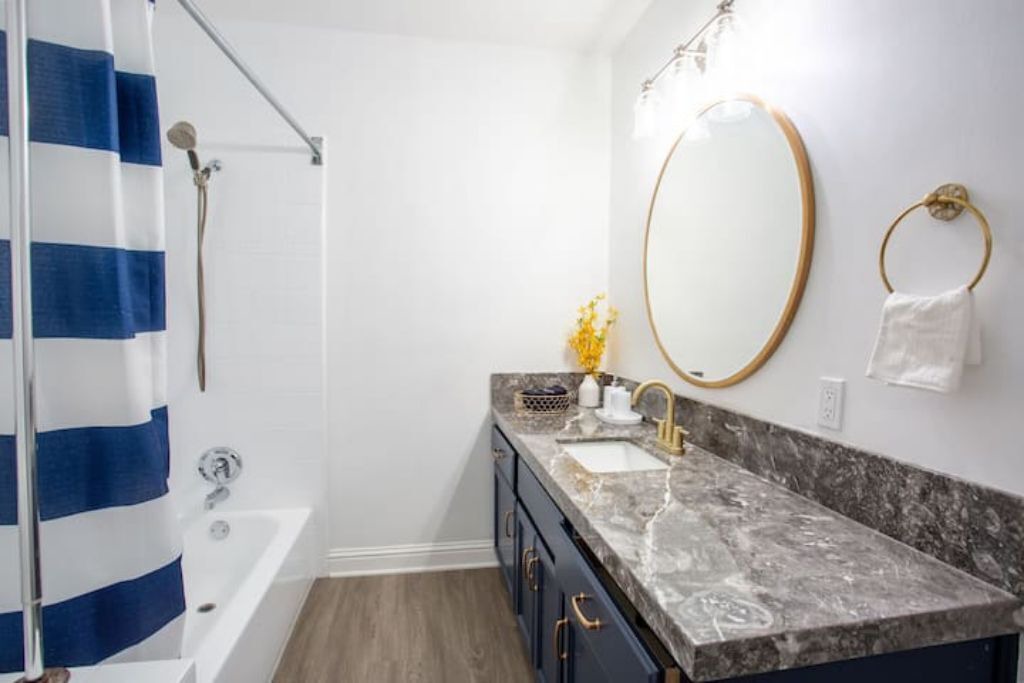 Photo of Bathroom in Baker Street