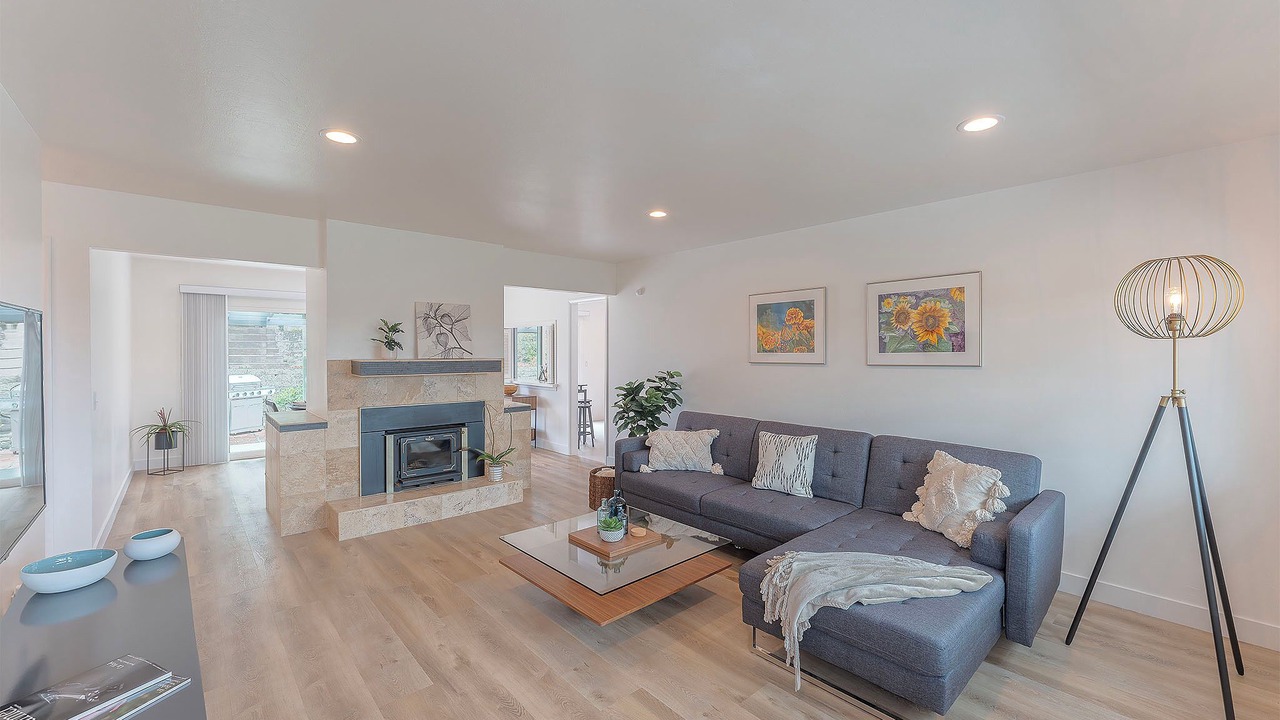 Photo of Livingroom in Del Rey Oaks