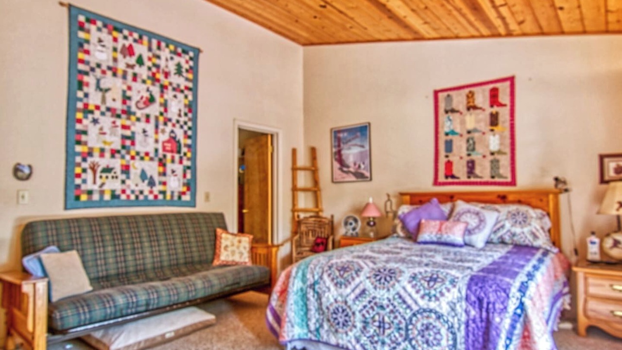Photo of Bedroom in Groveland