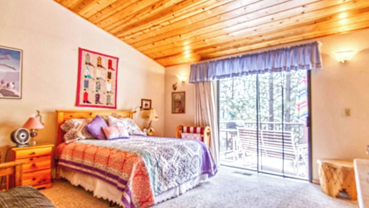Photo of Bedroom in Groveland