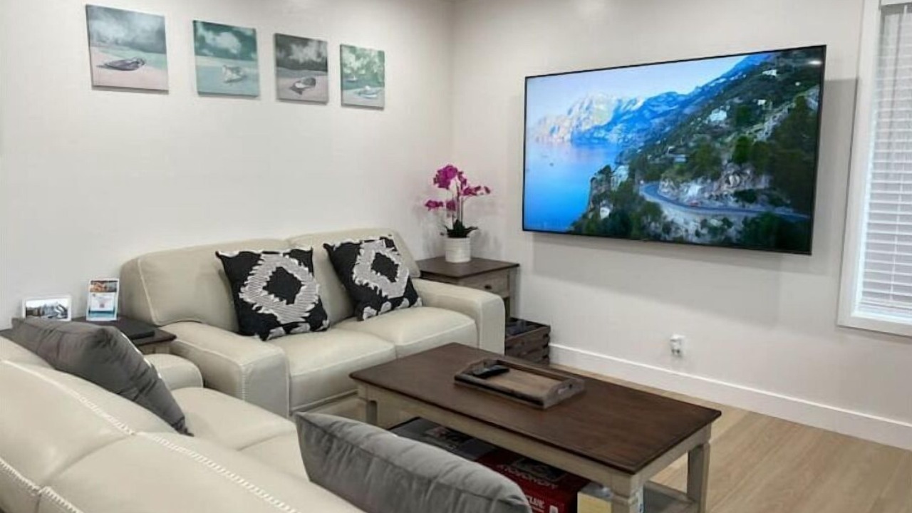Photo of Livingroom in Edgemar - Pacific Manor