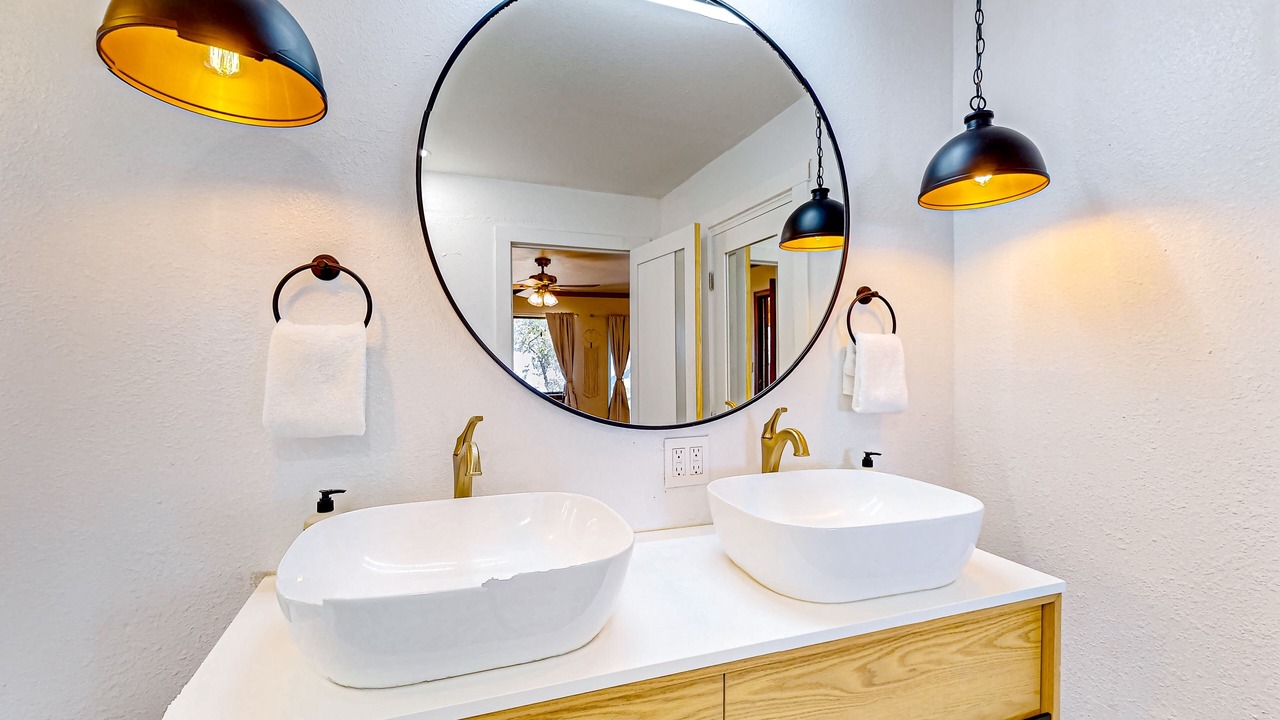 Photo of Bathroom in Auberry