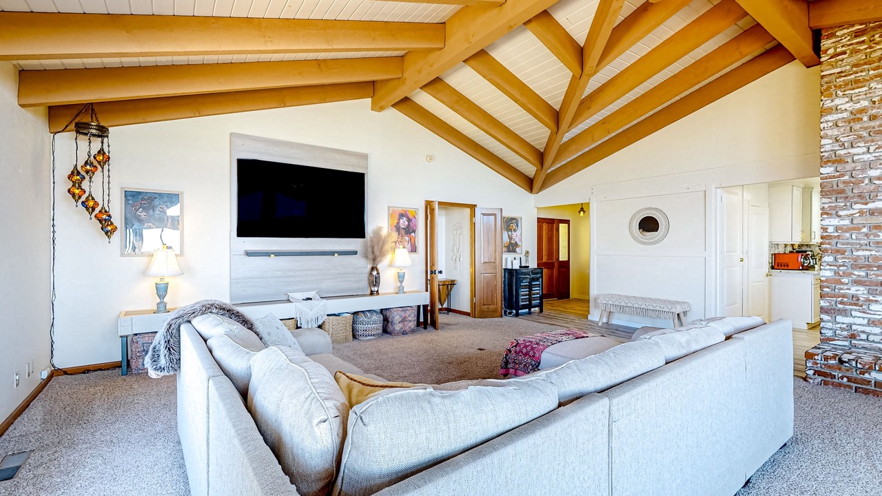Photo of Livingroom in Auberry