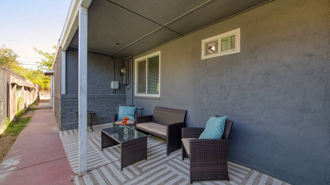 Photo of Patio Balcony in Raisin