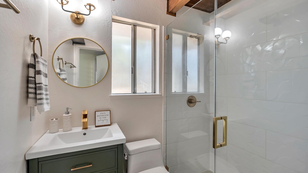 Photo of Bathroom in Groveland