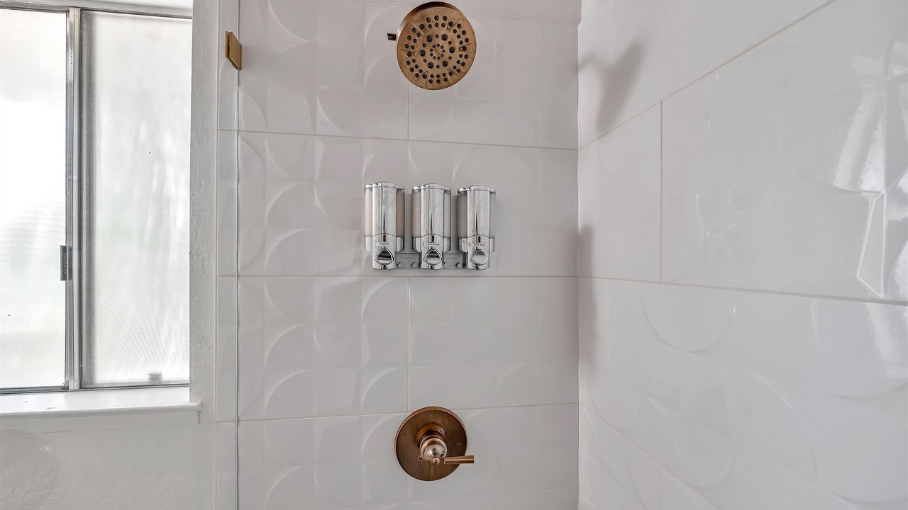 Photo of Bathroom in Groveland