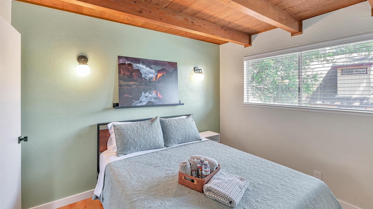 Photo of Bedroom in Groveland