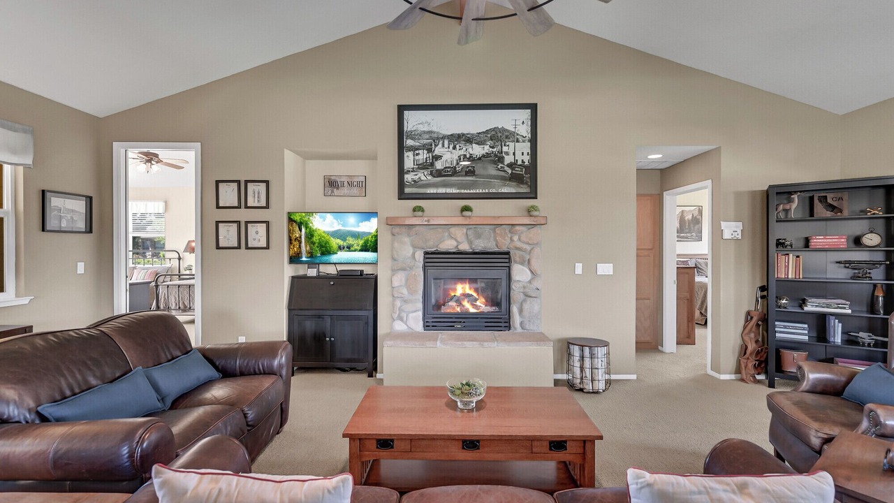 Photo of Livingroom in Angels Camp