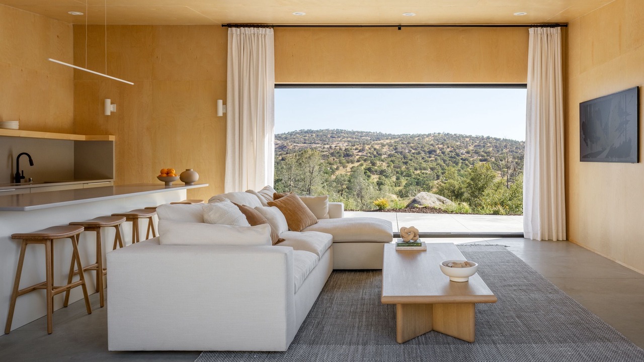 Photo of Livingroom in Yosemite Lakes