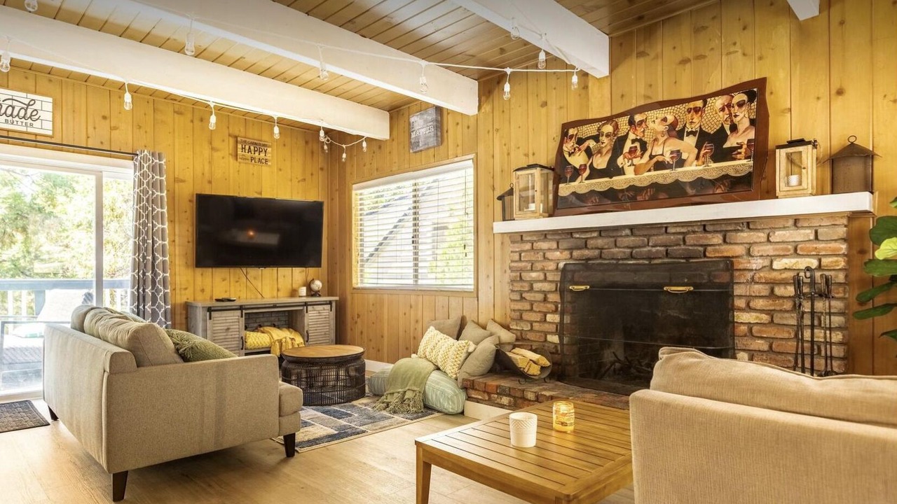 Photo of Livingroom in Cedar Glen