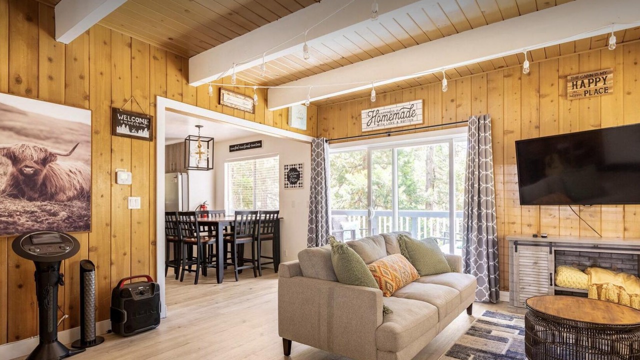 Photo of Livingroom in Cedar Glen