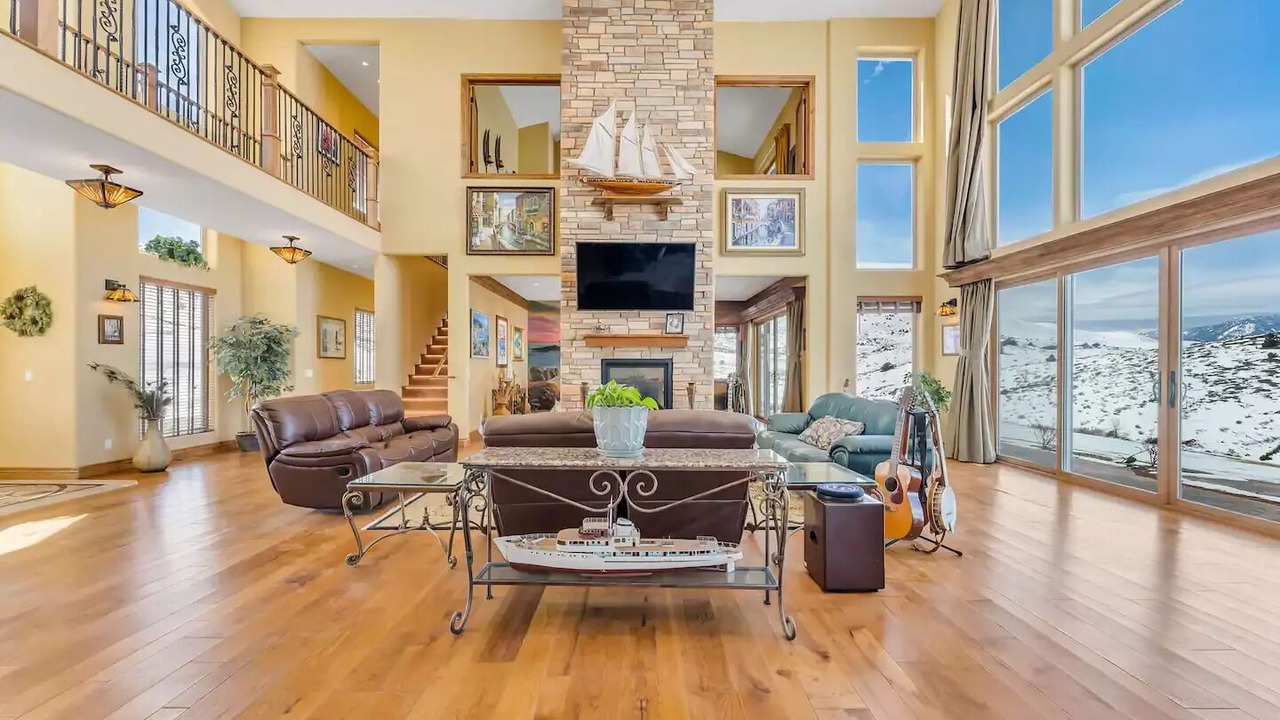 Photo of Livingroom in Virginia Foothills