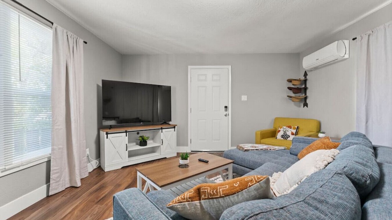 Photo of Livingroom in Fallon