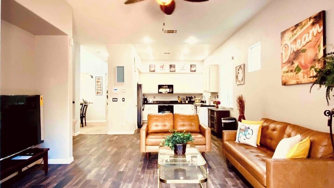 Photo of Livingroom in Tracy