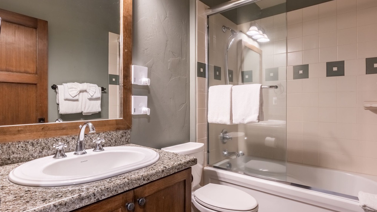 Photo of Bathroom in Woodwinds