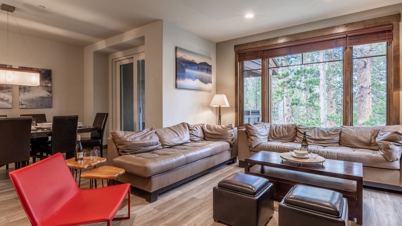 Photo of Livingroom in Woodwinds