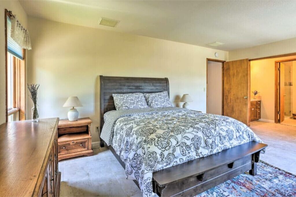 Photo of Bedroom in Coarsegold