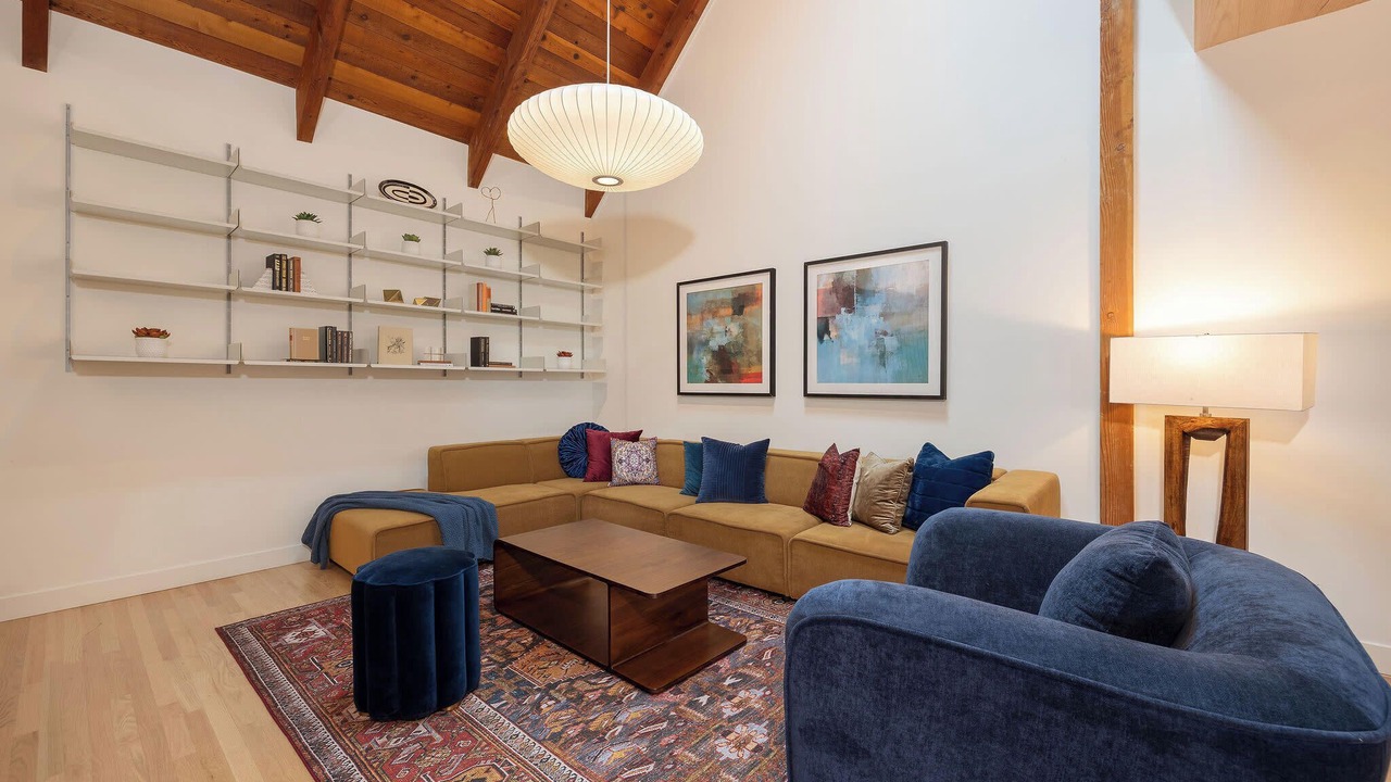 Photo of Livingroom in Montara