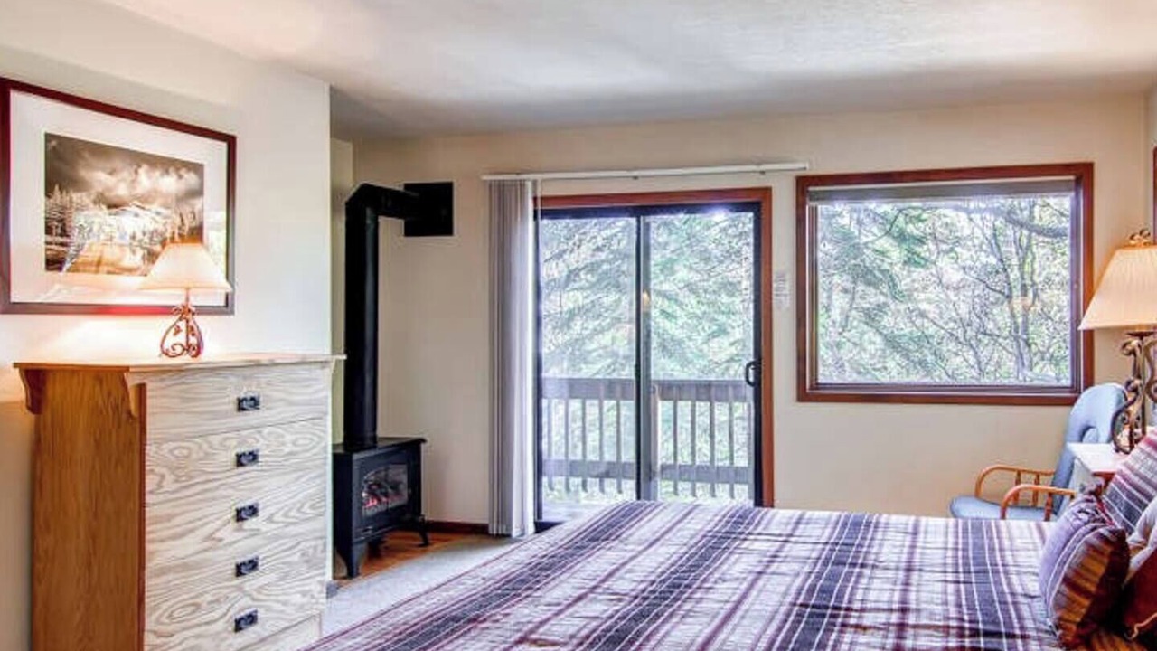 Photo of Bedroom in Yosemite National Park