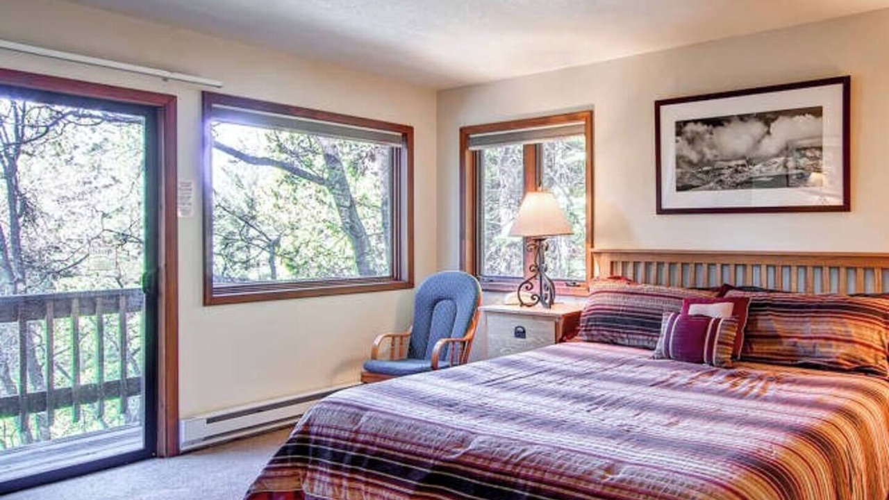 Photo of Bedroom in Yosemite National Park