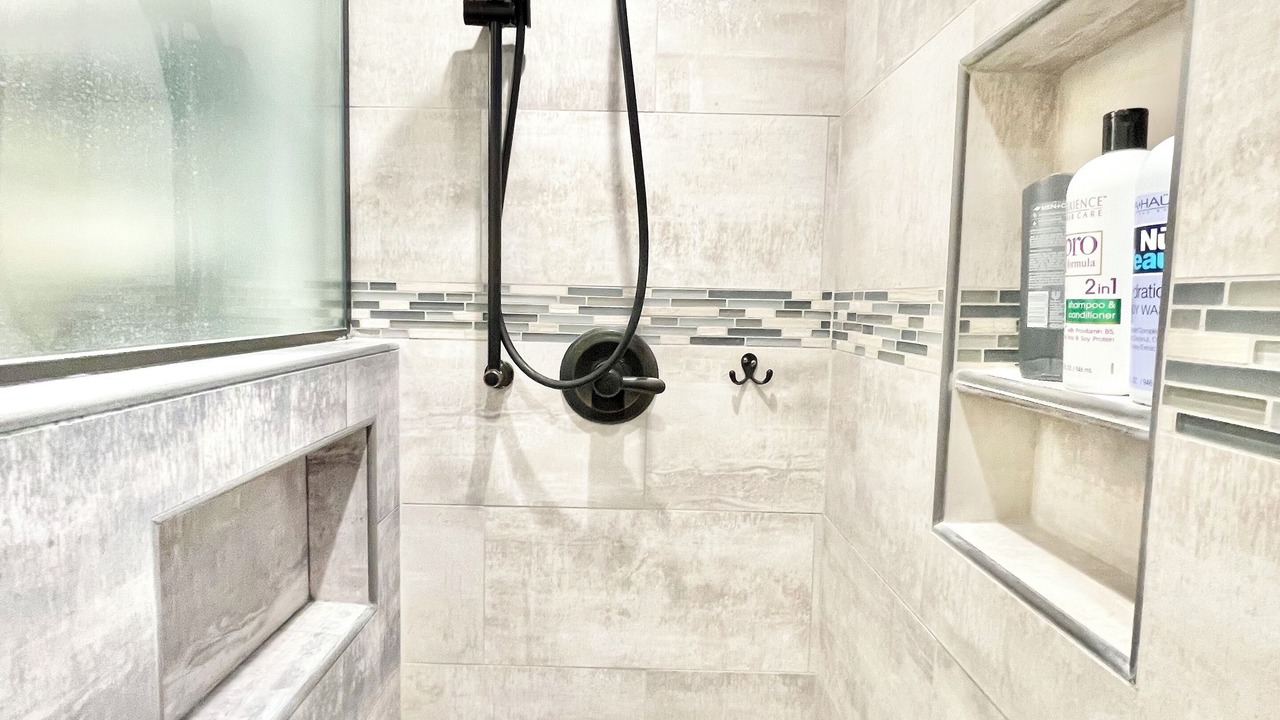 Photo of Bathroom in Broadway - Palmhaven