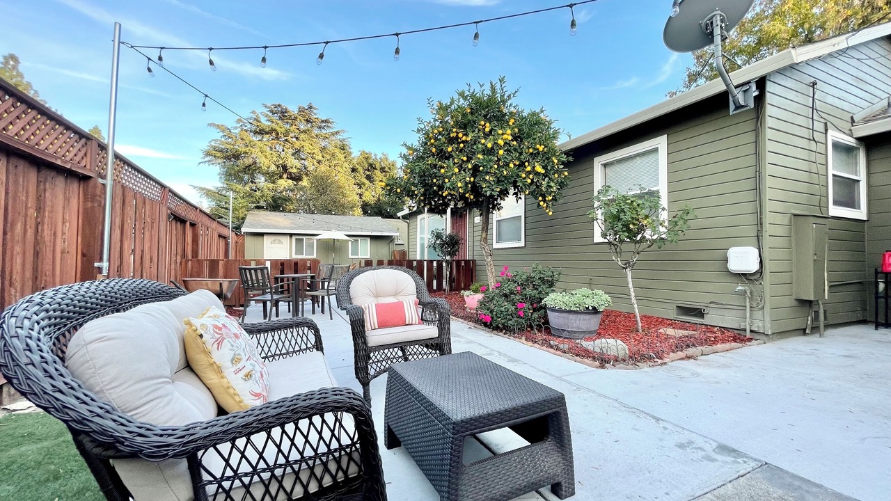 Photo of Patio Balcony in Broadway - Palmhaven