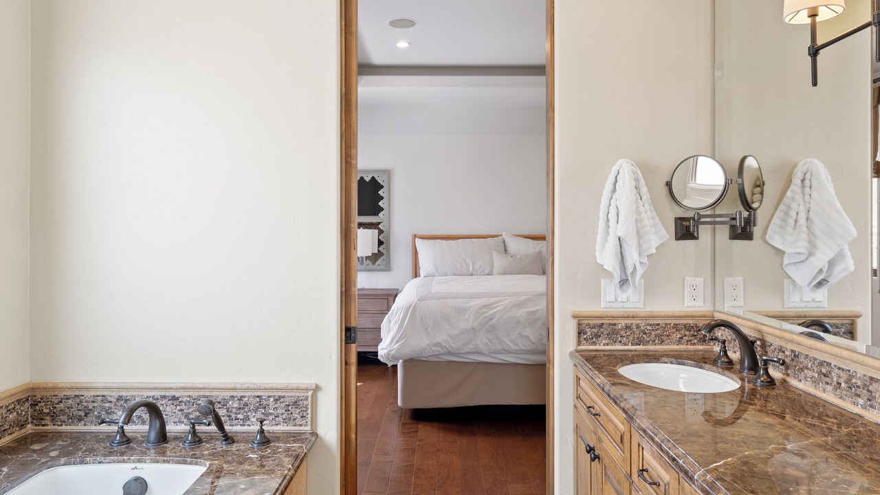 Photo of Bathroom in Corona del Mar