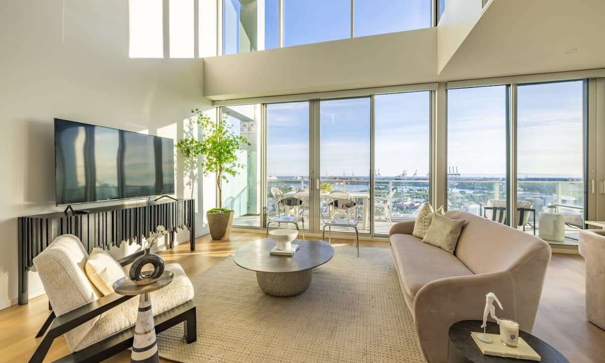 Photo of Livingroom in Waterfront