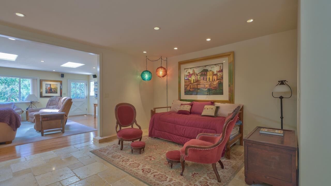 Photo of Livingroom in Prunedale