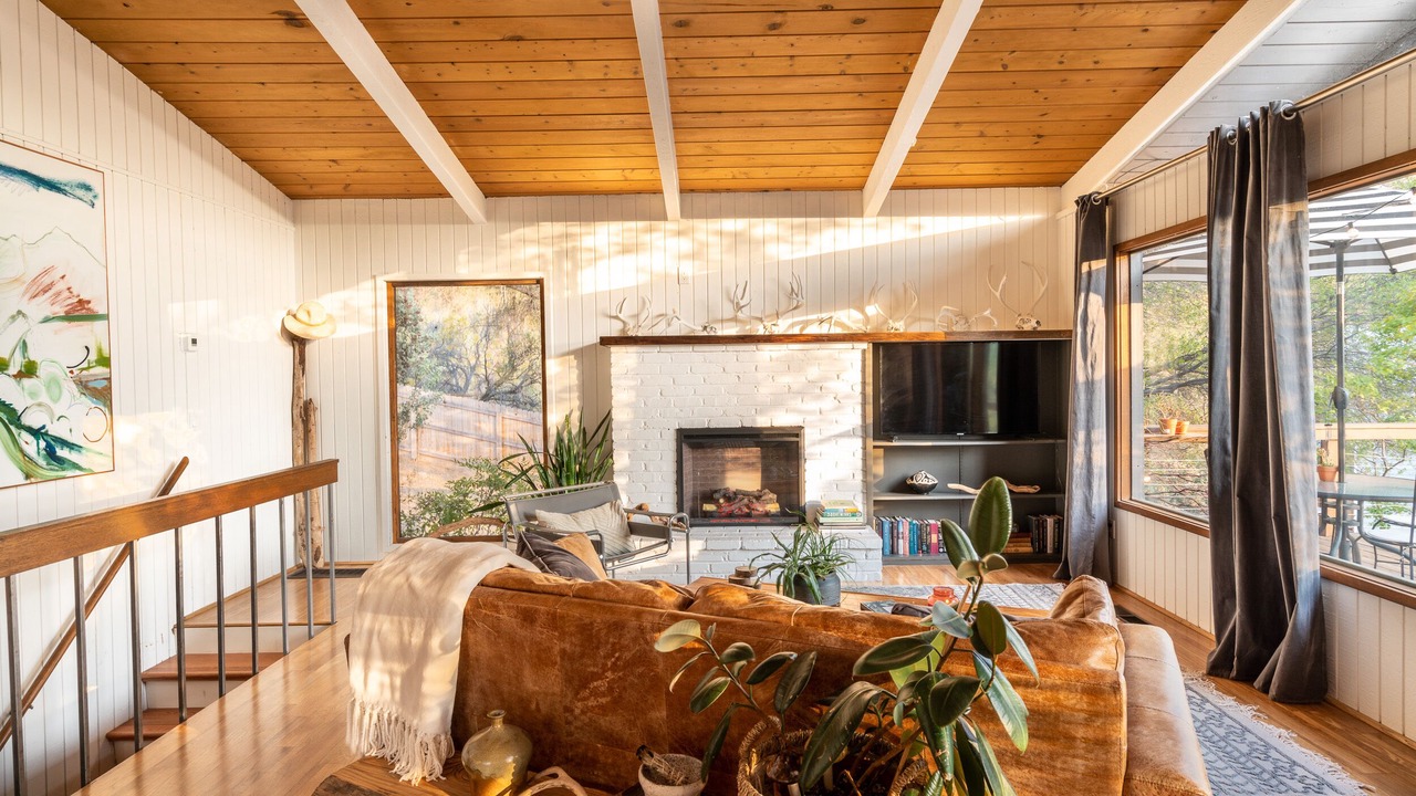 Photo of Livingroom in Three Rivers