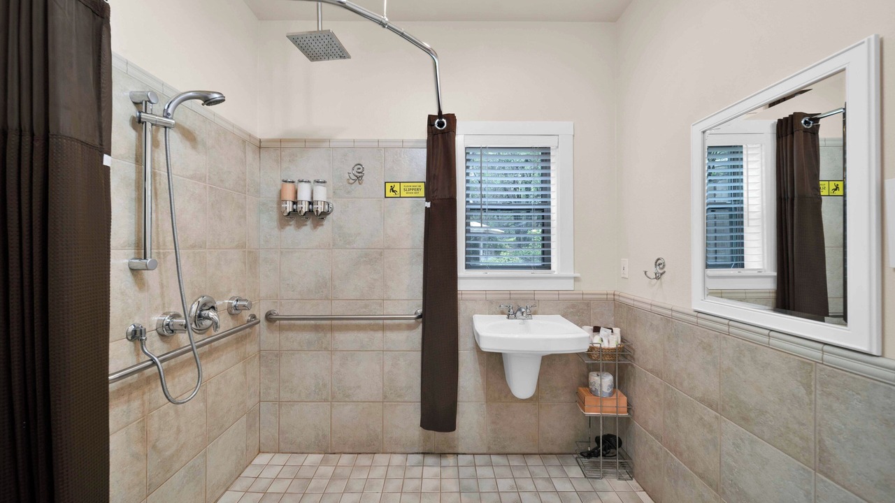 Photo of Bathroom in O'Brien