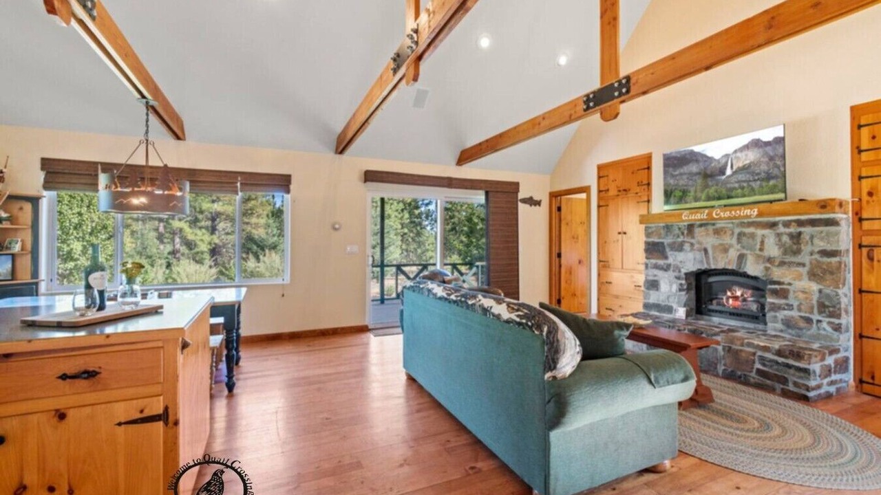 Photo of Livingroom in Coulterville