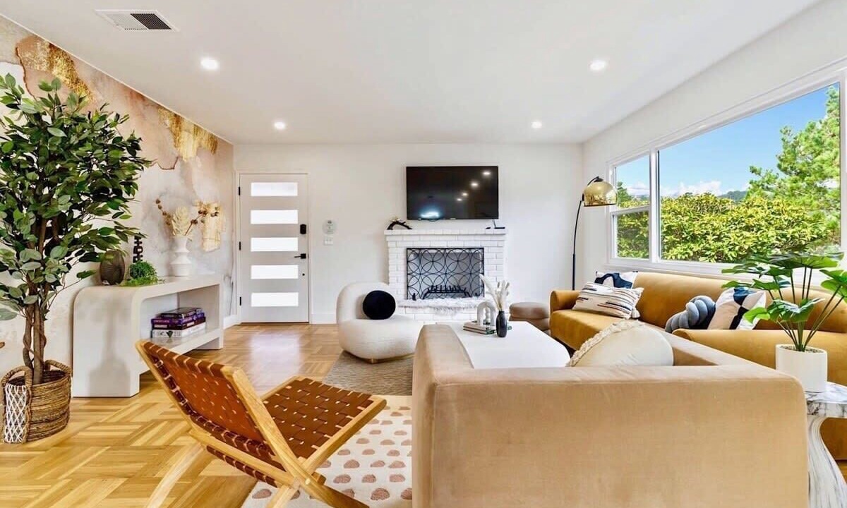 Photo of Livingroom in Linda Mar