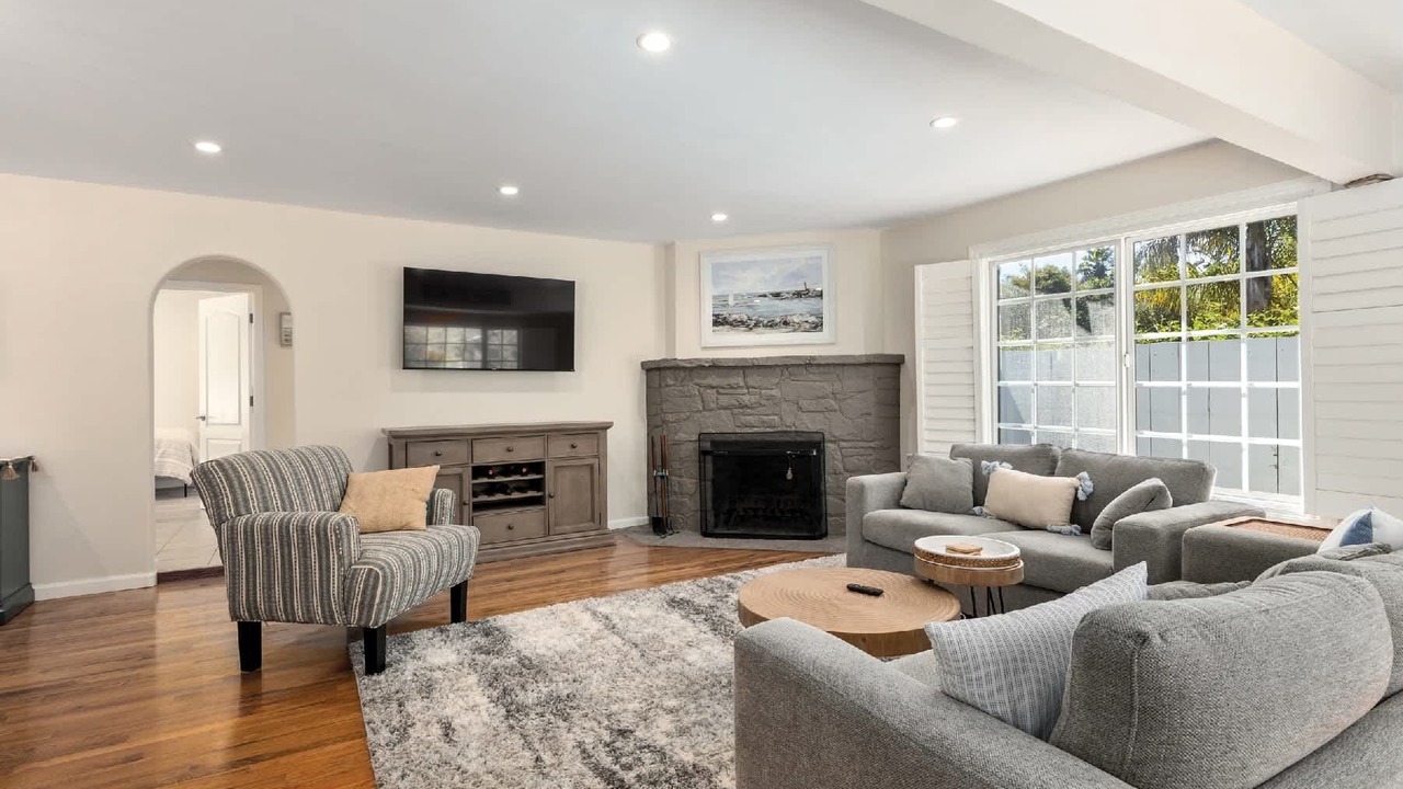 Photo of Livingroom in Eastside Santa Cruz
